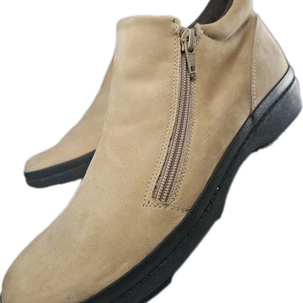Easy Spirit Tan Nubuck Leather Bootie Zip Sz 10 Y2K Boho Retro Comfor Barbie [5B